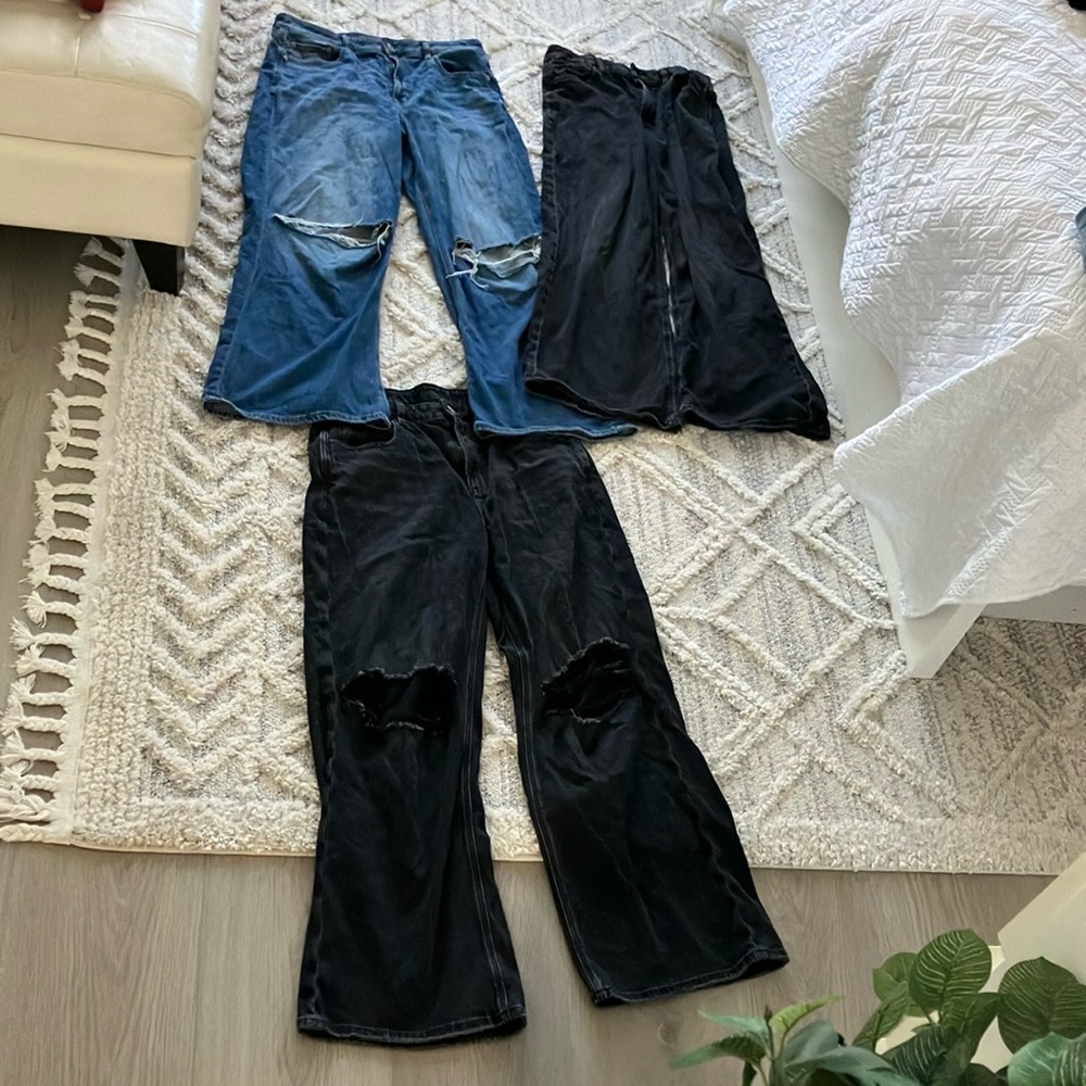 American eagle , women’s 12 , dreamy drape , high waisted , wide leg jeans.